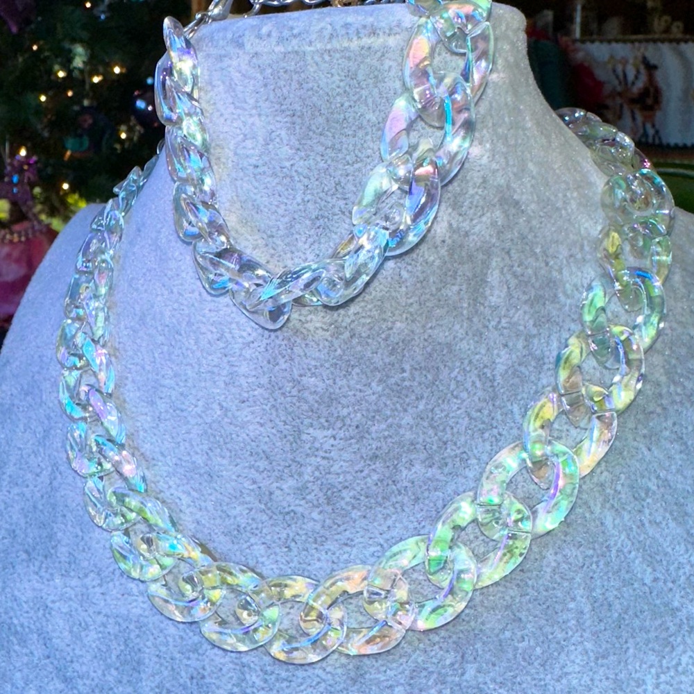 Iridescent Chain Link Necklace & Bracelet Set